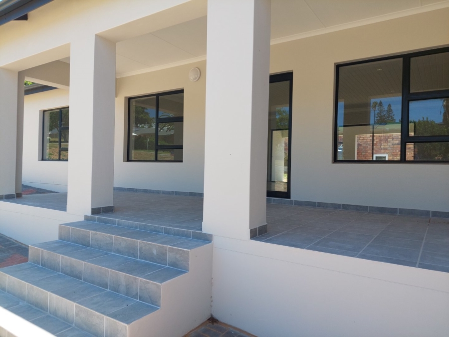 3 Bedroom Property for Sale in Stilbaai Wes Western Cape